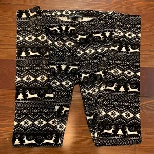 Small black and white soft sleep leggings